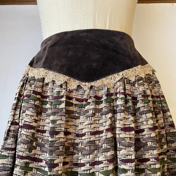 Vintage 80s Miss O Oscar De La Renta Silk Basket Weave Skirt with Velvet Yoke - Picture 2 of 11